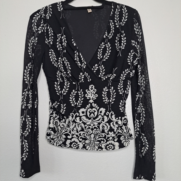 Susan Lawrence Tops - Susan Lawrence Faux Wrap Top Black White Paisley Floral Y2K Long Slv Ruched PM